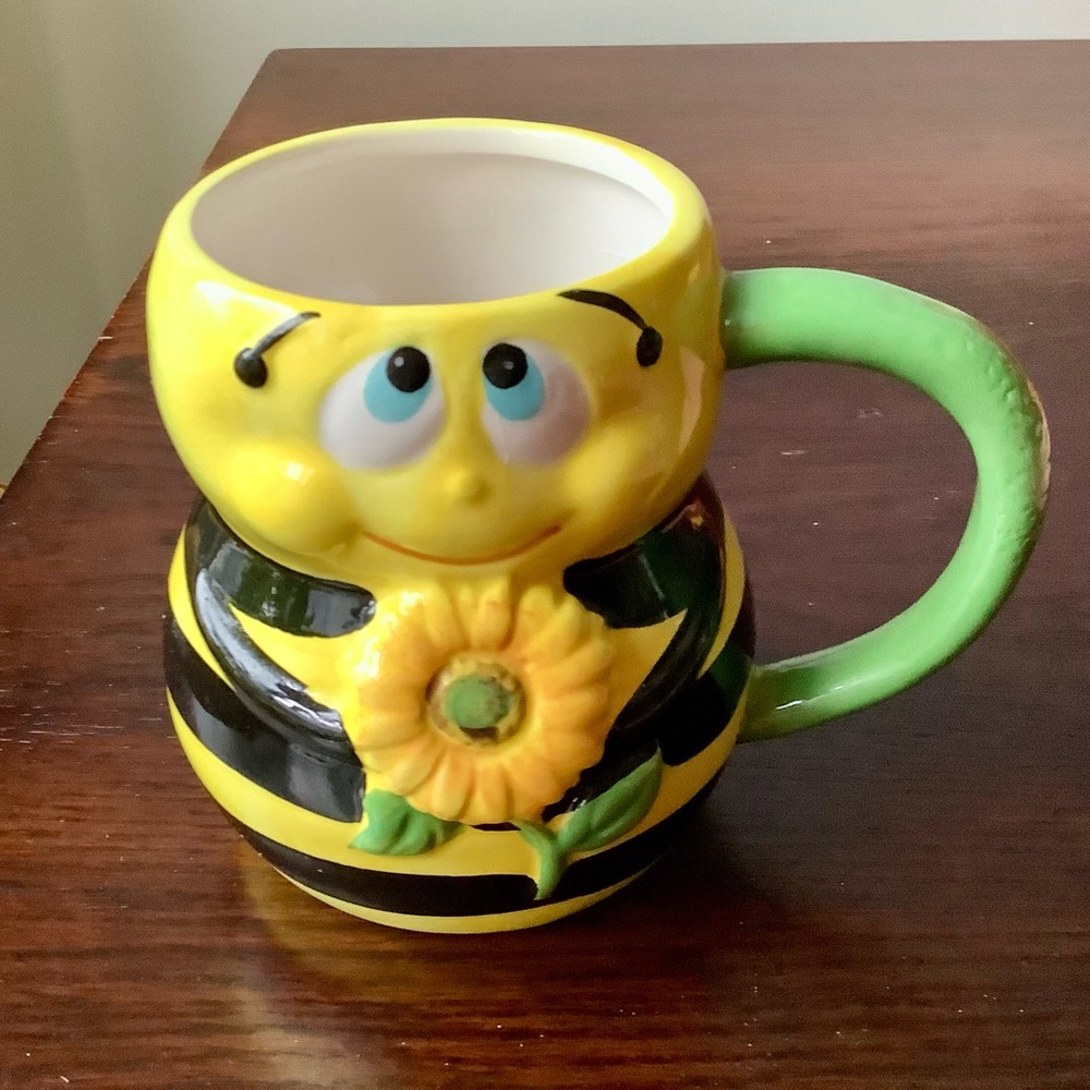 Boston Warehouse Trading Corp. Bee mug